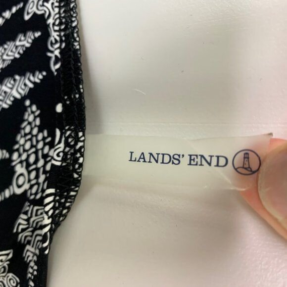 LANDS' END BLACK & WHITE FLOWER PRINT PADDED CUP SWIM TANKINI TOP - 14 - Picture 4 of 5